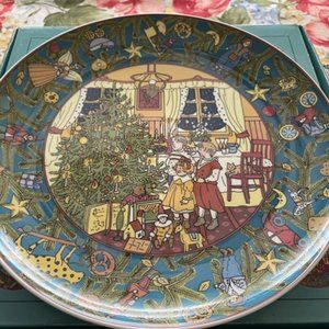 GERMAN CHRISTMAS PLATE BY VILLEROY & BOCH VINTAGE household, vintage, decor.